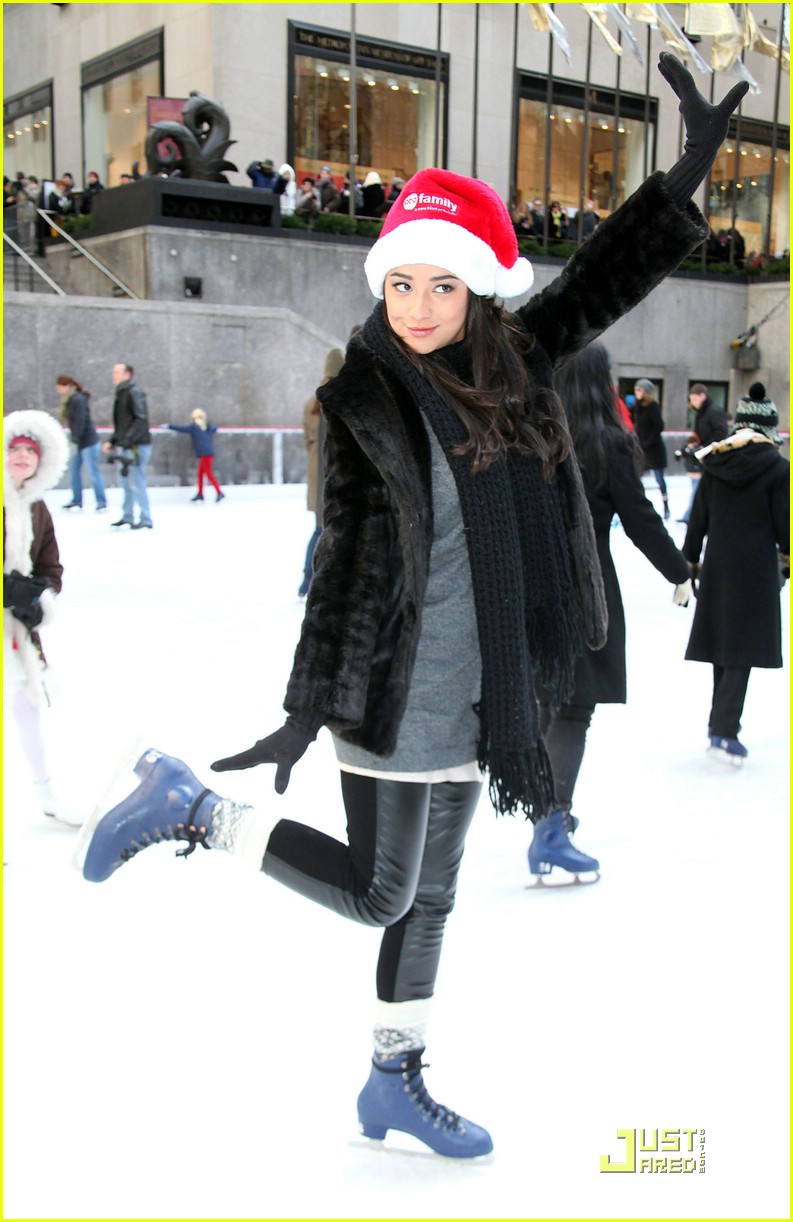Pretty Little Liars: Rockefeller Center Ice Skaters!