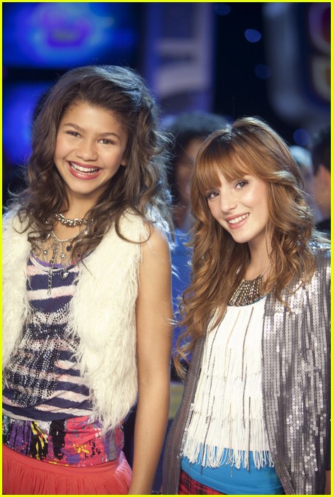 Bella Thorne & Zendaya 'Shake Up' New Year's Eve!