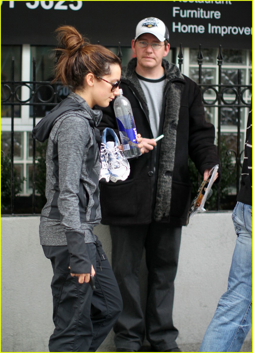 Ashley Tisdale: Security Sweetie