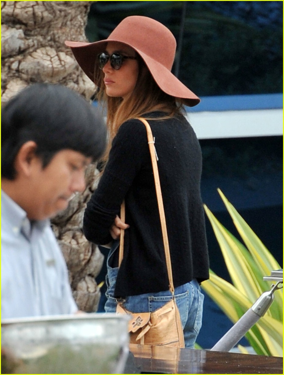Tom Felton: Golf in Miami with Jade Olivia