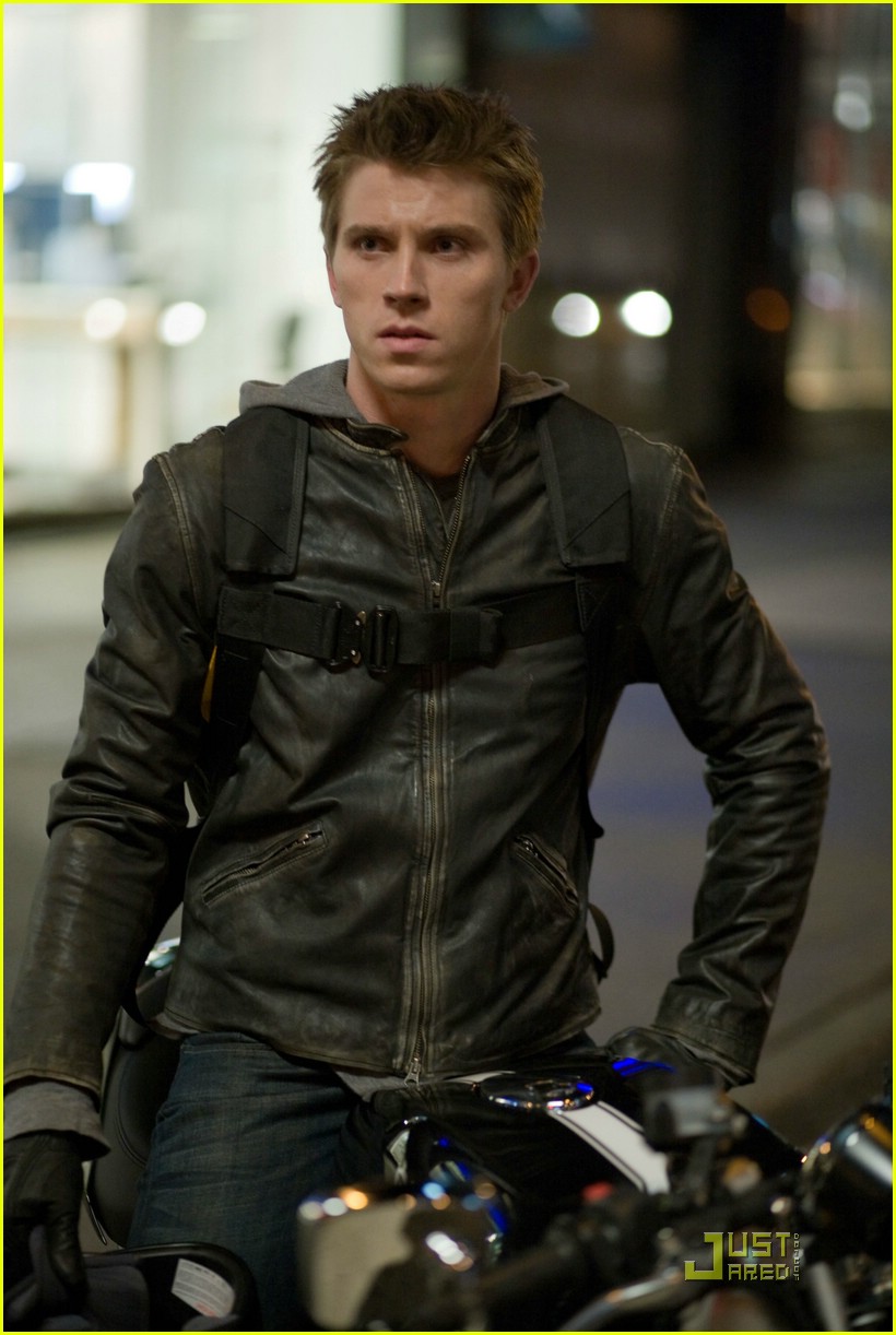 TRON: Legacy Opens December 17th!