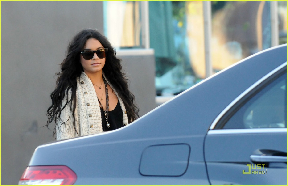 Vanessa Hudgens: Lunch with Matt Prokop & Sarah Hyland!