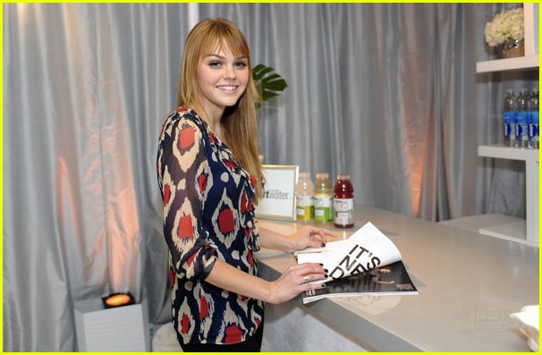 Aimee Teegarden Gets Pampered at InStyle's Beauty Lounge