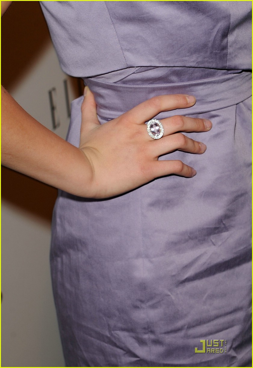 Ariel Winter is ELLE-gant