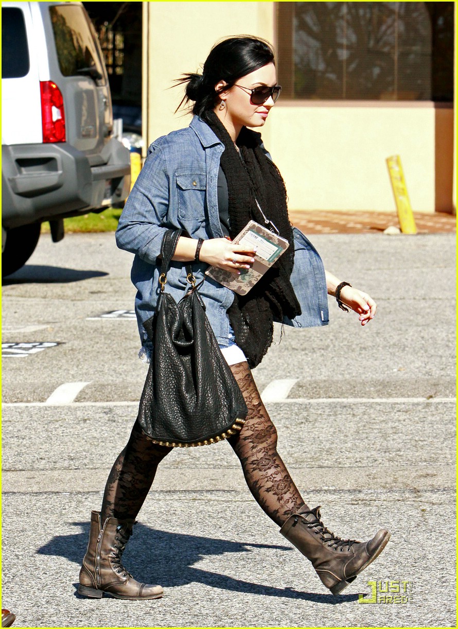 Demi Lovato Laces Up