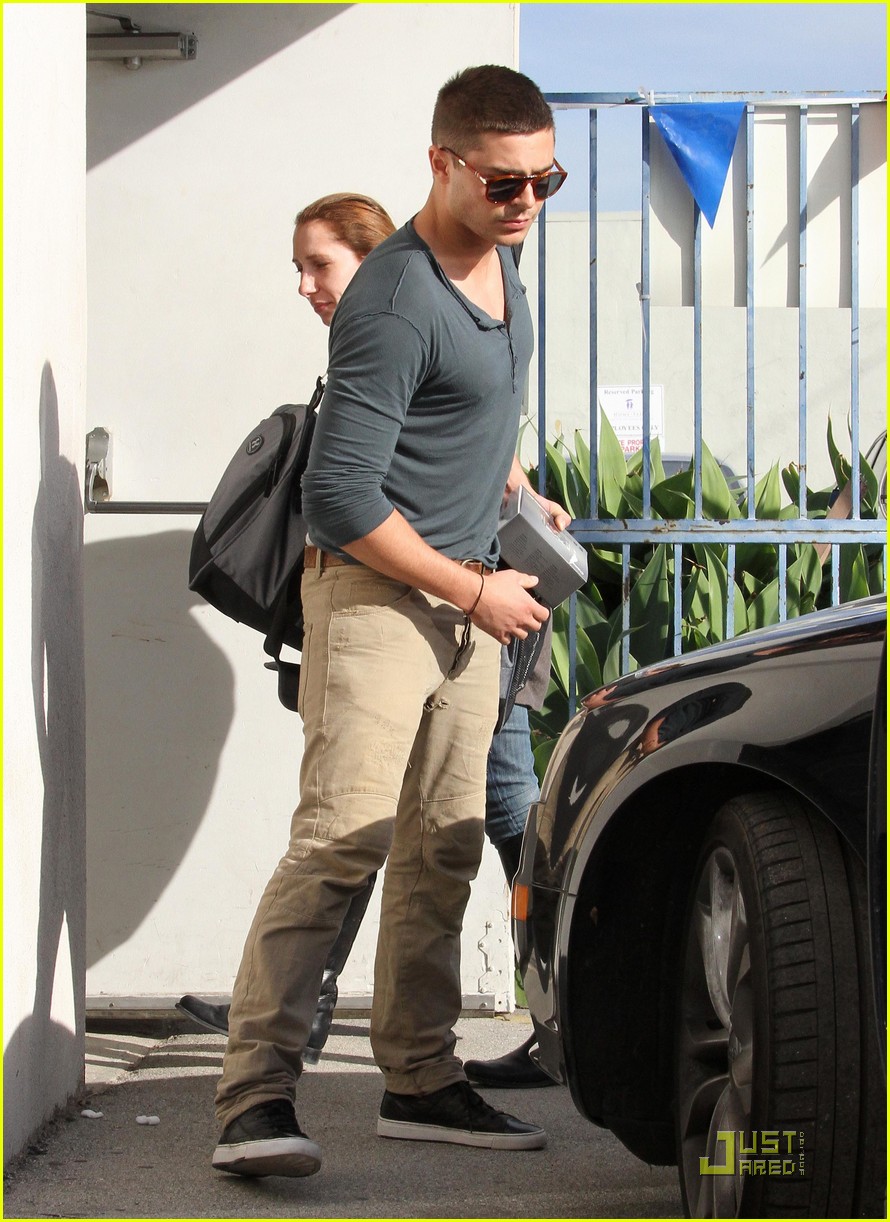 Zac Efron: Buzz Cut Errands Run 