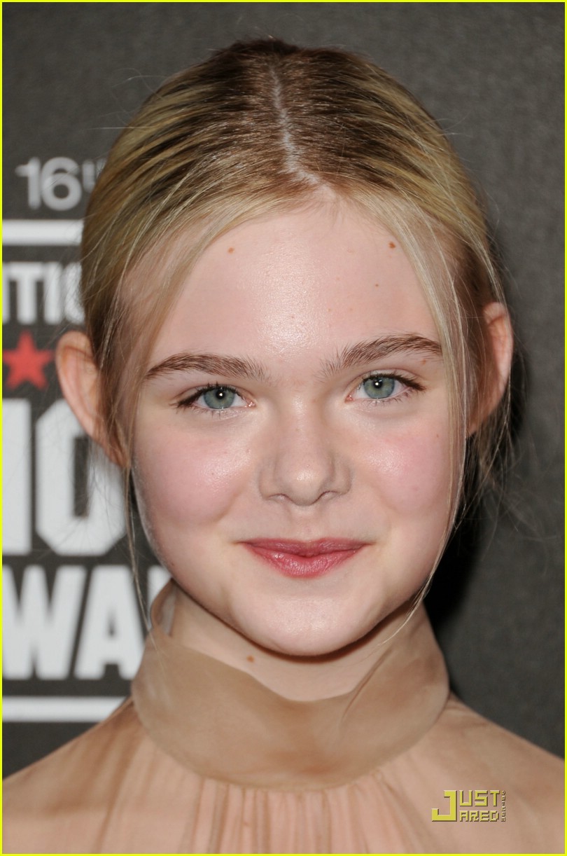 Elle Fanning: I'm Scared of Dakota's Driving!