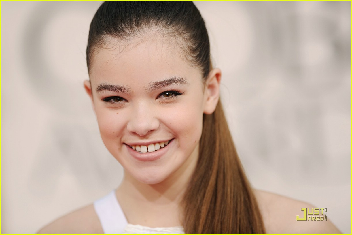Hailee Steinfeld: Prabal Gurung Gorgeous at the Globes!