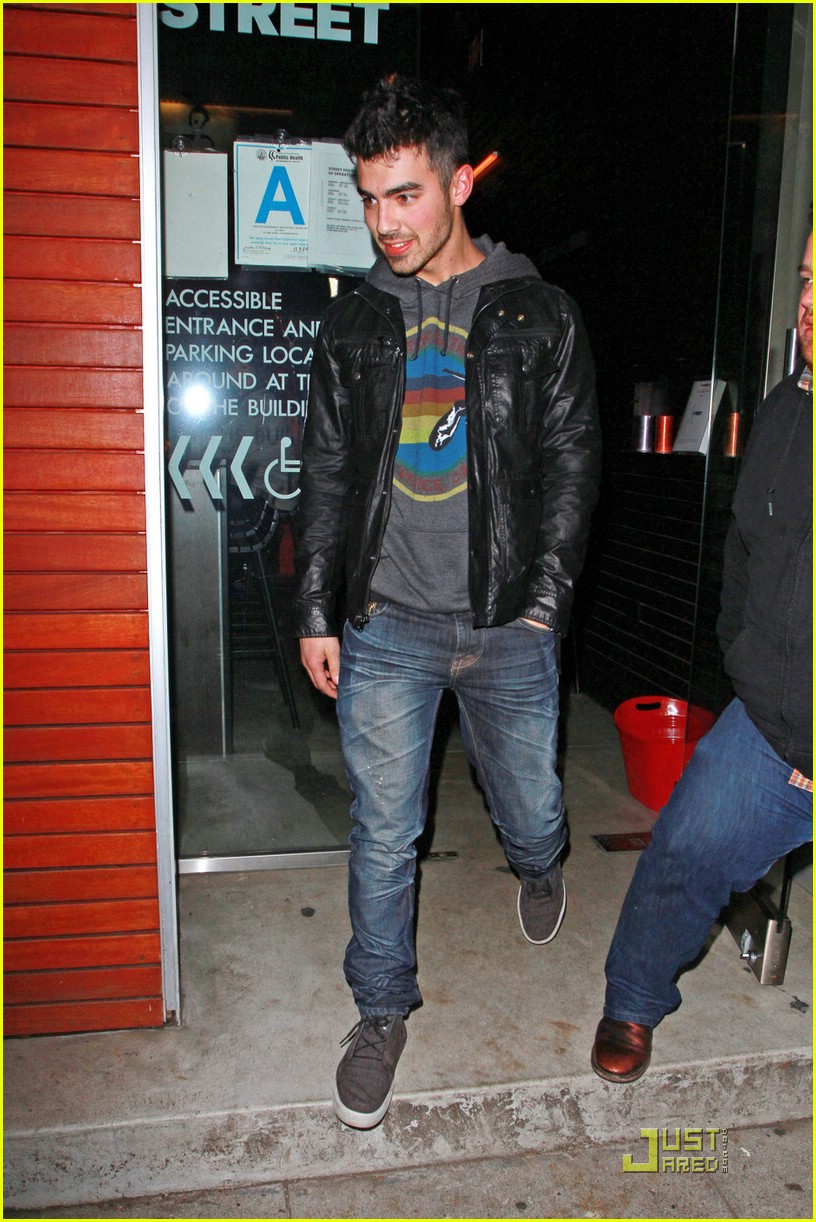 Joe Jonas is a Street Performer