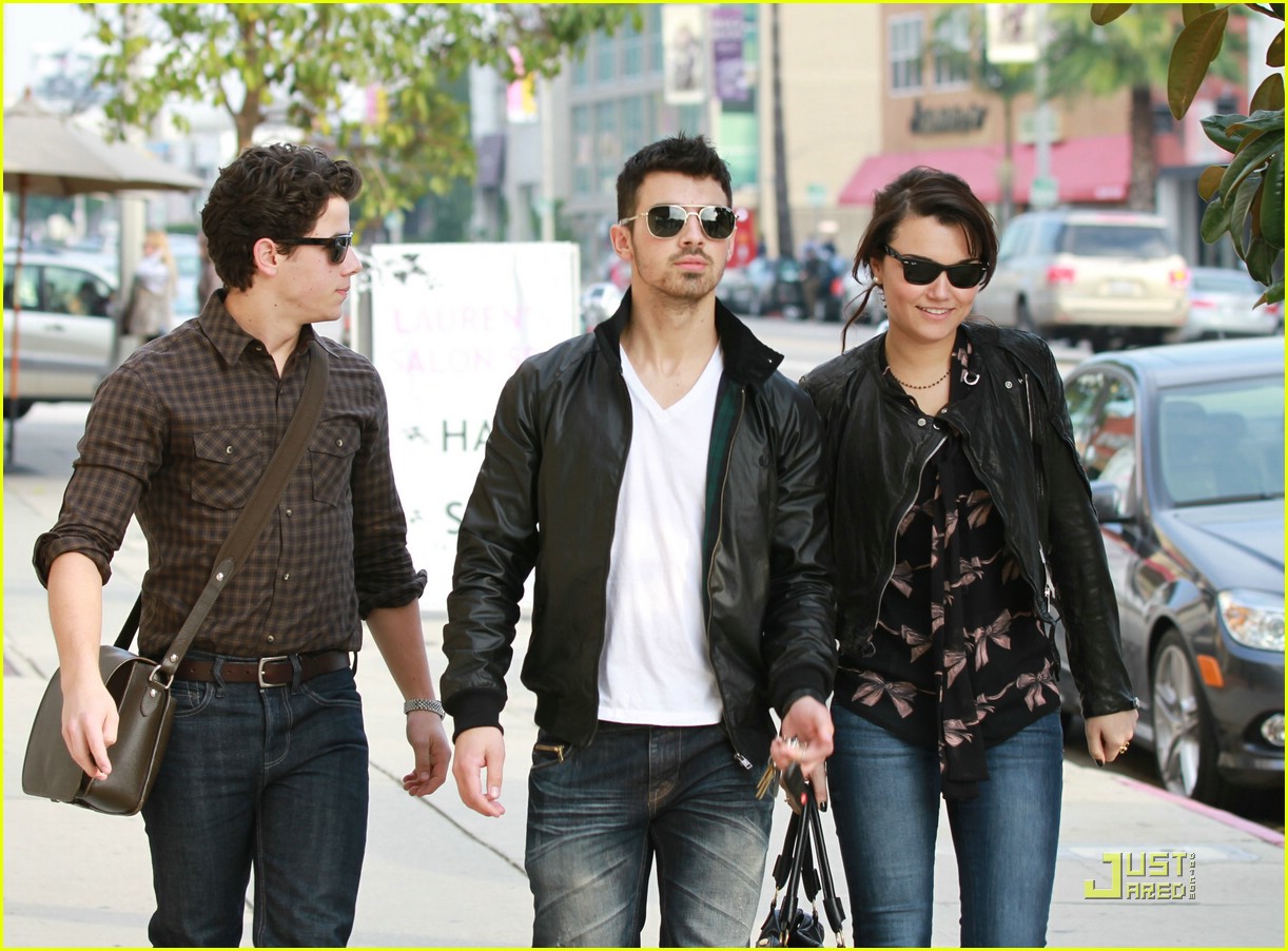 Nick & Joe Jonas: Lunch Date with Samantha Barks