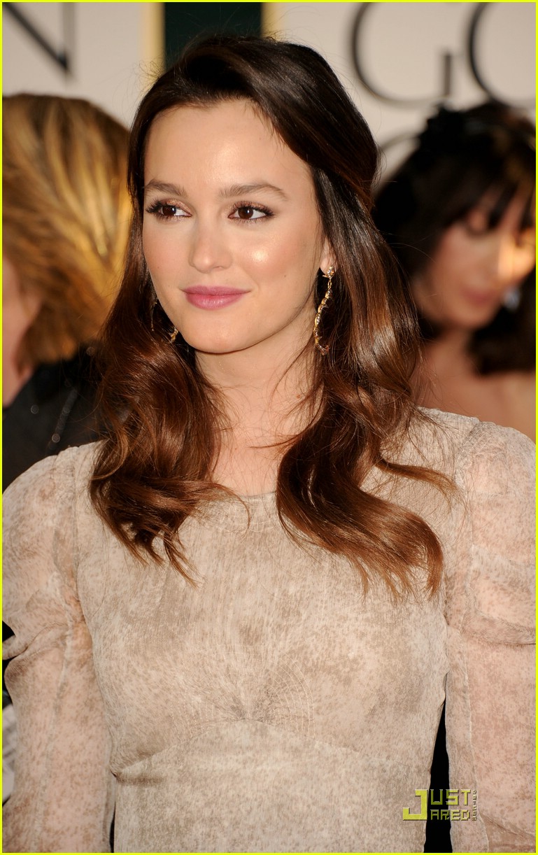 Leighton Meester: Burberry Prorsum Pretty at the Golden Globes