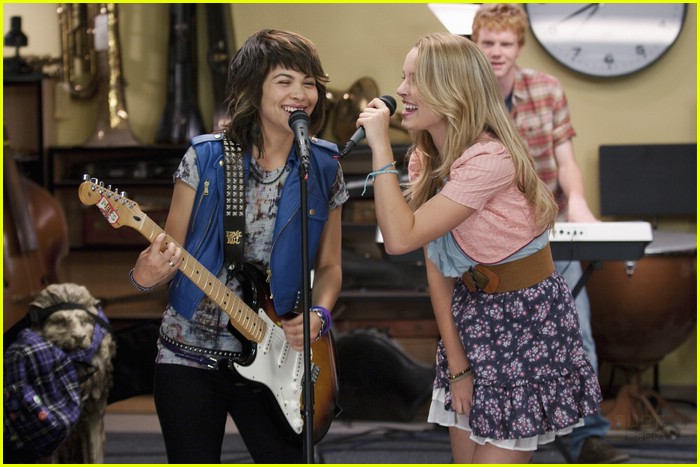 Hayley Kiyoko & Adam Hicks: 'Lemonade Mouth' Stills!