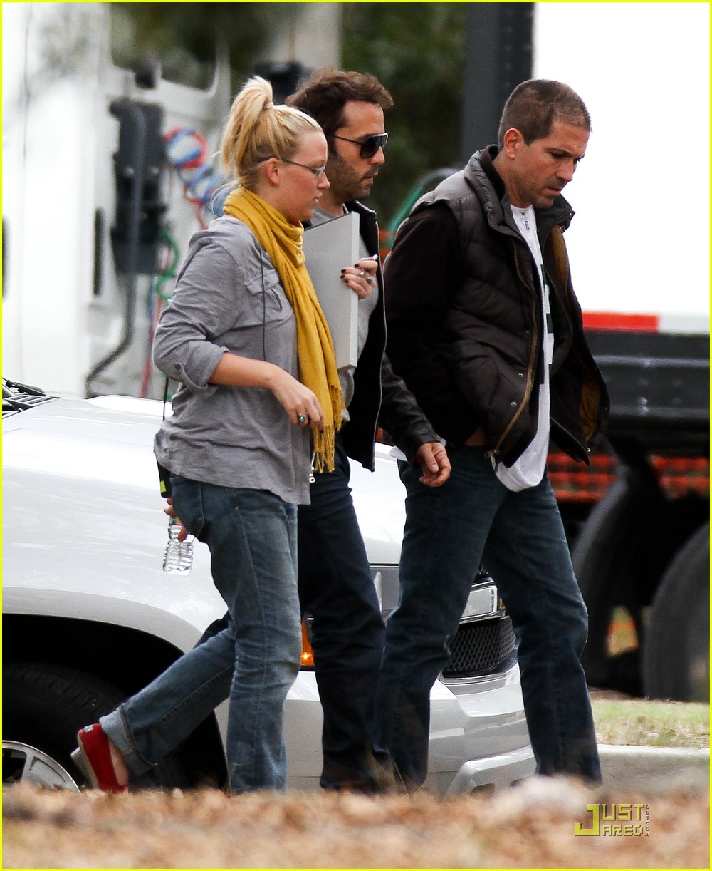 Miley Cyrus & Joshua Bowman are 'So Undercover'