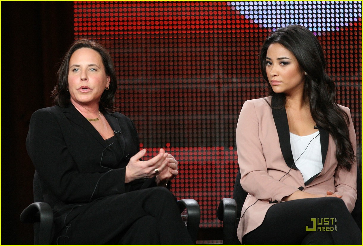 Shay Mitchell & Lucy Hale: TCA Winter Panel Pretty