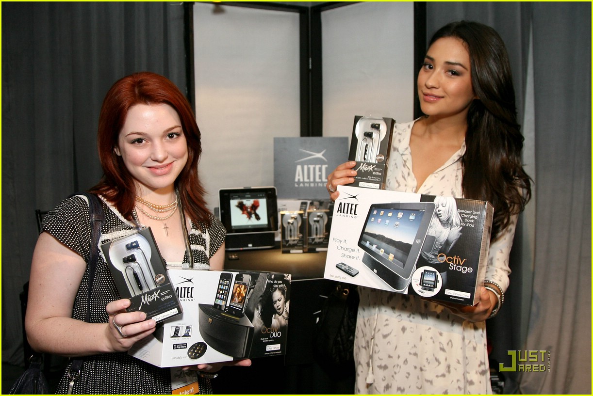Shay Mitchell: I Met My Doppleganger!