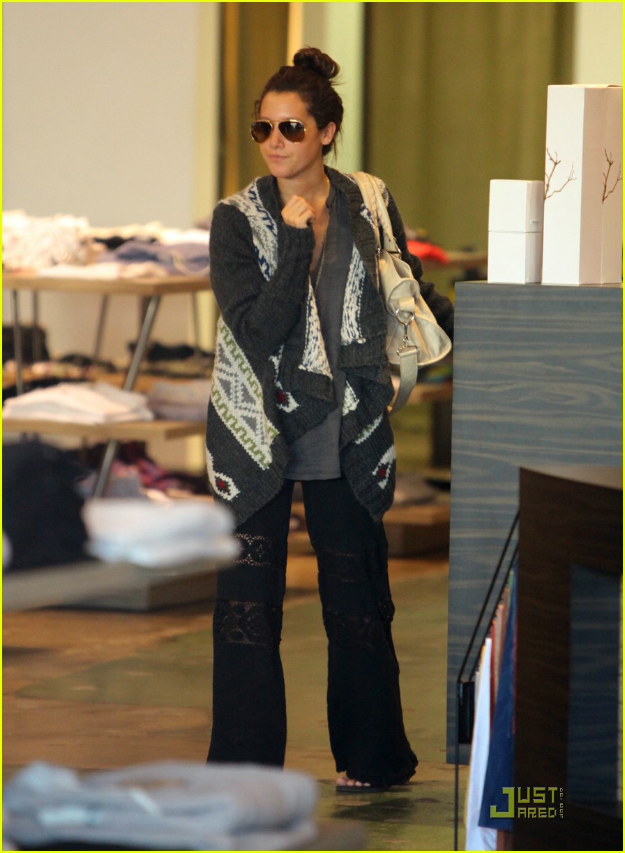Ashley Tisdale: Beverly Hills Hottie