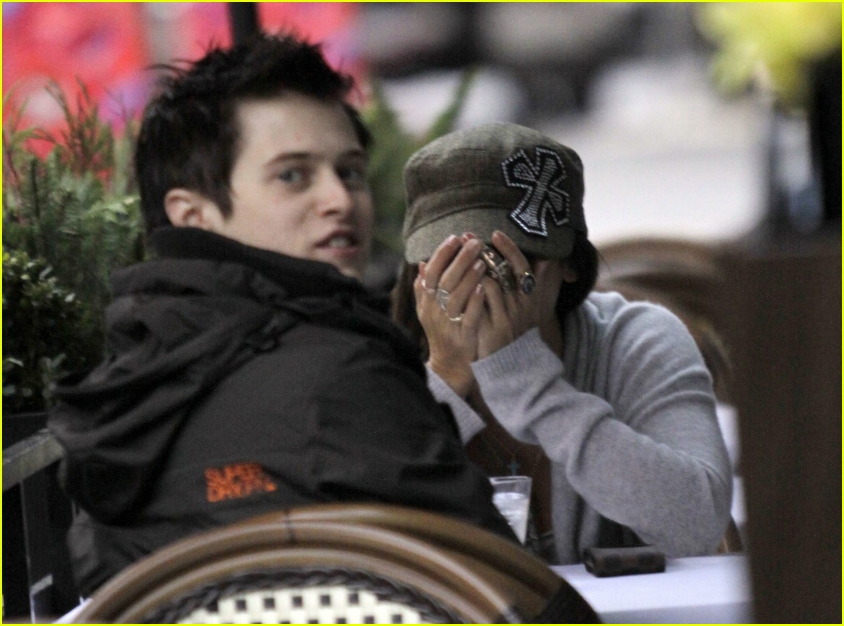 Ashley Tisdale: Lunch with Lucas Grabeel!