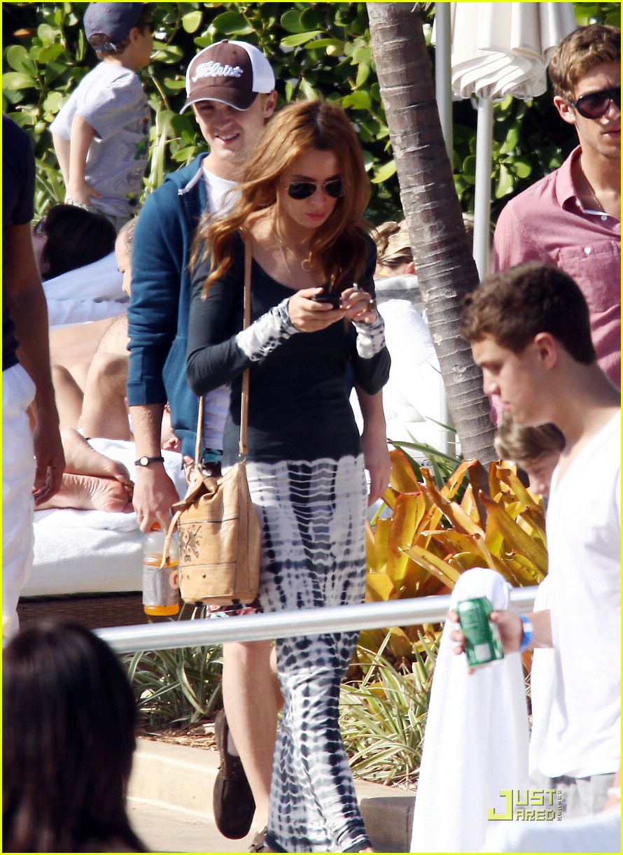 Tom Felton & Jade Olivia: Back To the Beach on New Year's Day