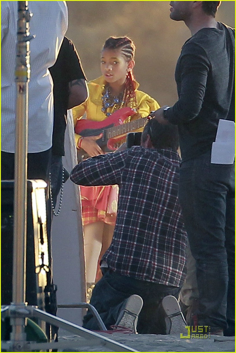 Willow Smith is a '21st Century Girl'