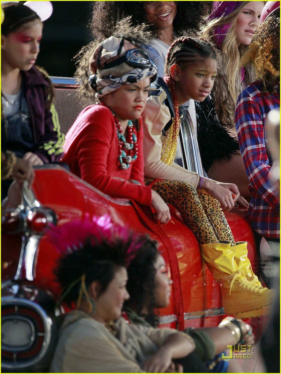 Willow Smith is a '21st Century Girl'