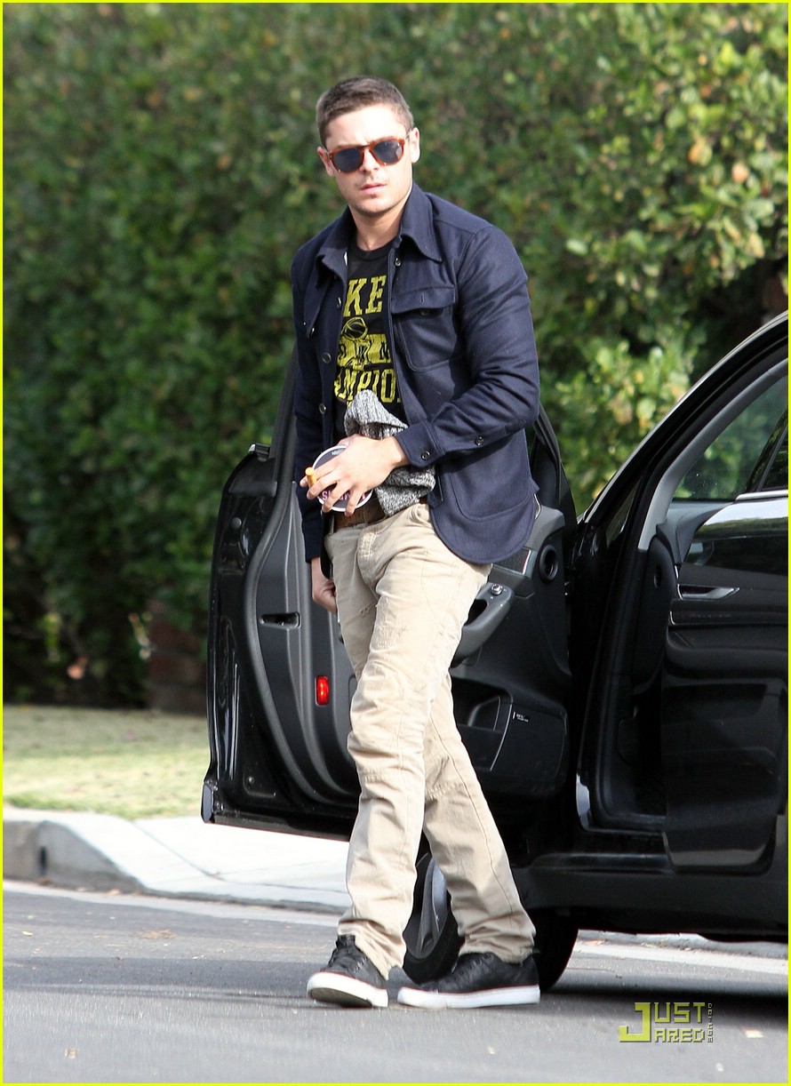 Zac Efron Gained 18 Lbs for 'The Lucky One'