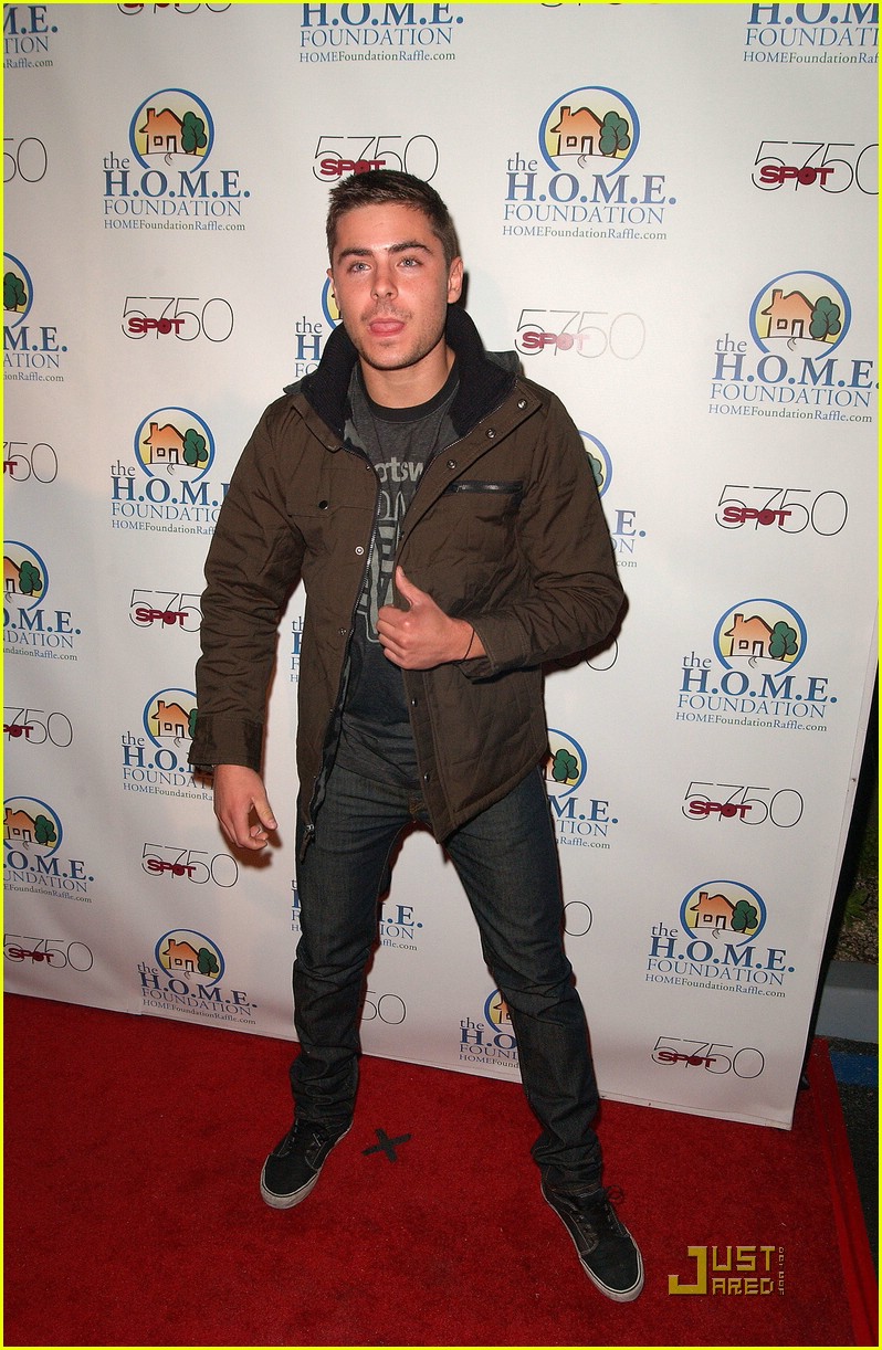 Zac Efron: Video Game Challenge For Charity