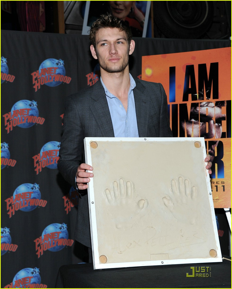 Alex Pettyfer: Planet Hollywood Handprint Ceremony!