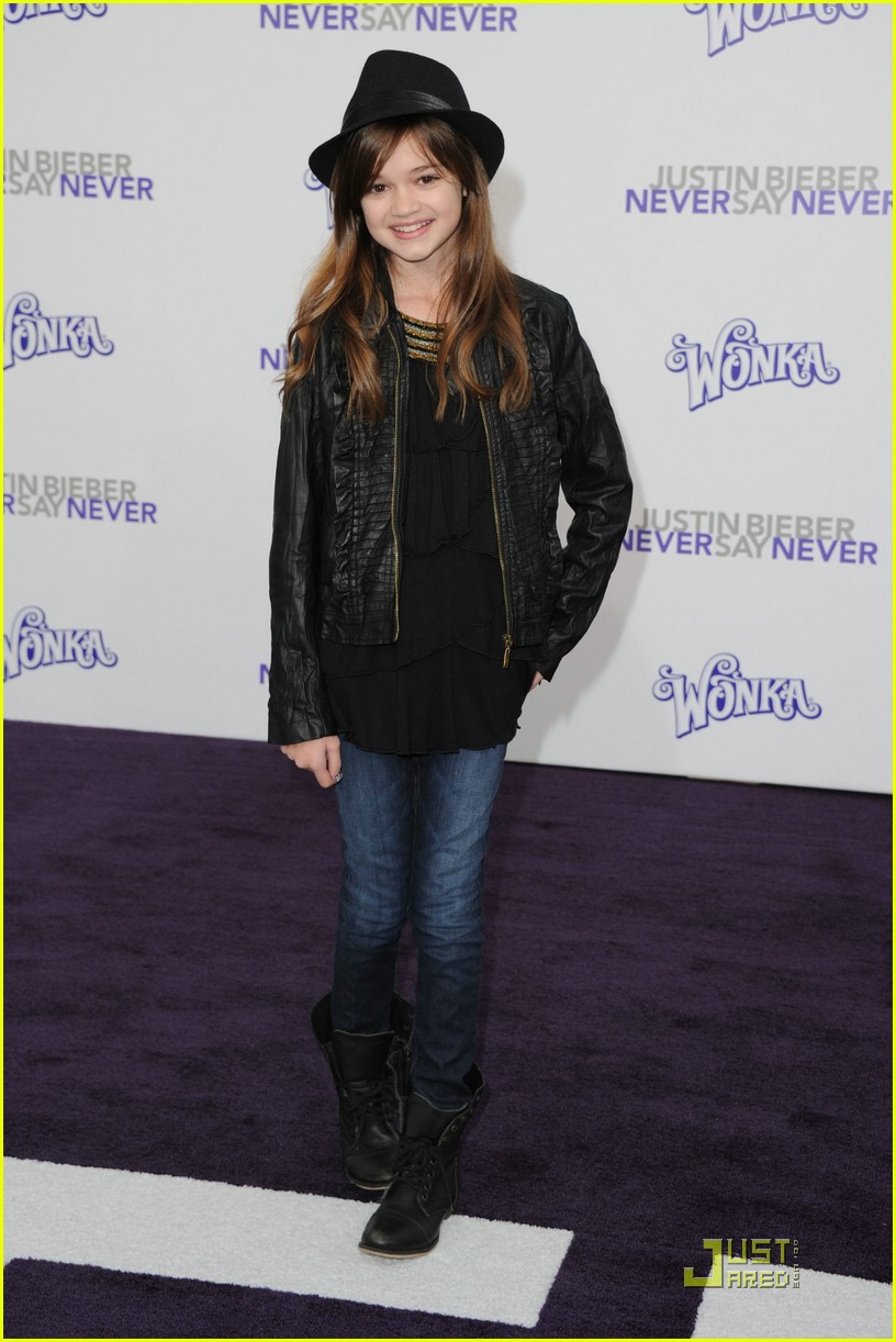 Ariana Grande & Ashley Argota: 'Never Say Never' Premiere!
