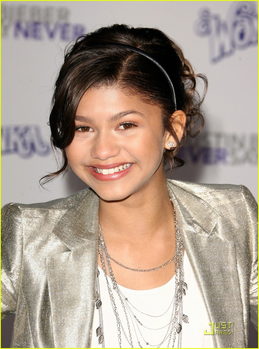 Bella Thorne & Adam Irigoyen Shake Up the 'Never Say Never' Premiere