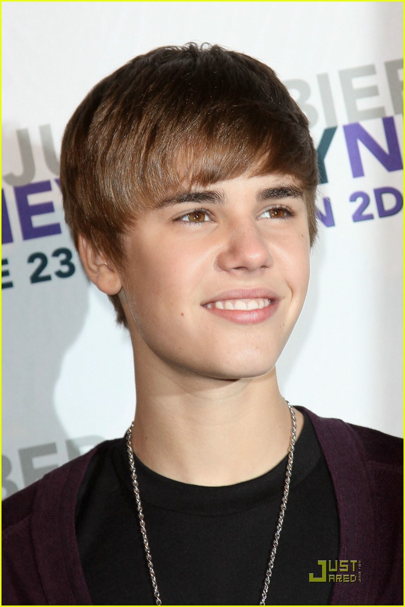 Justin Bieber: Paris Turns Purple!