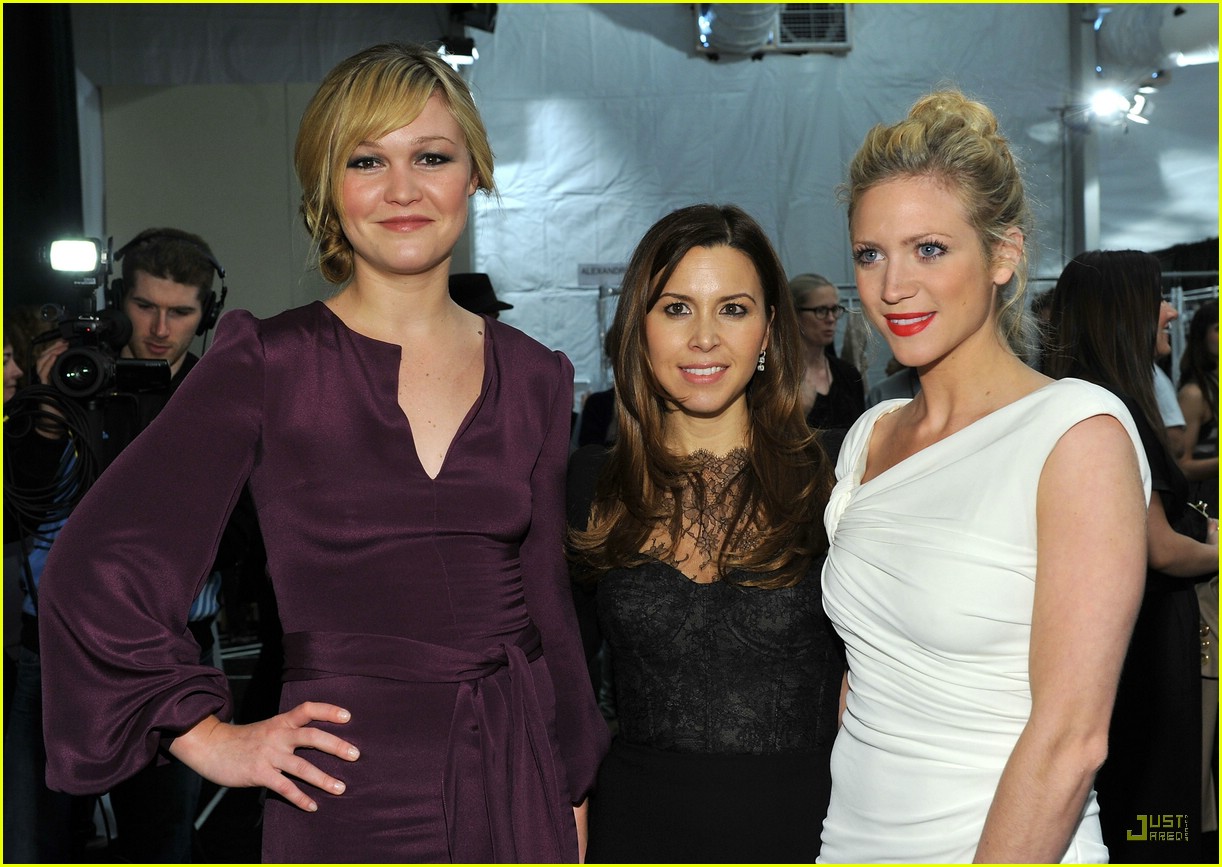Brittany Snow: Monique Lhuillier Lovely