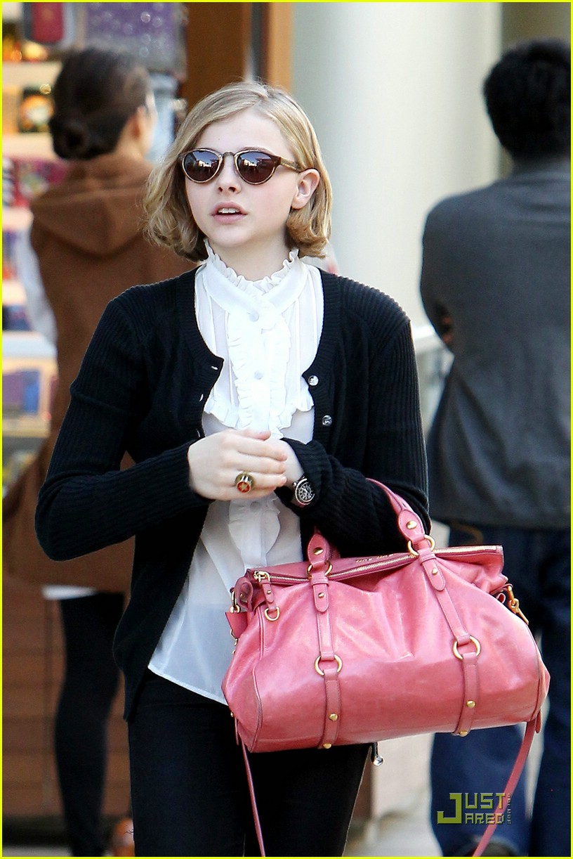 Chloe Moretz Gets Scared Watching 'Let Me In'