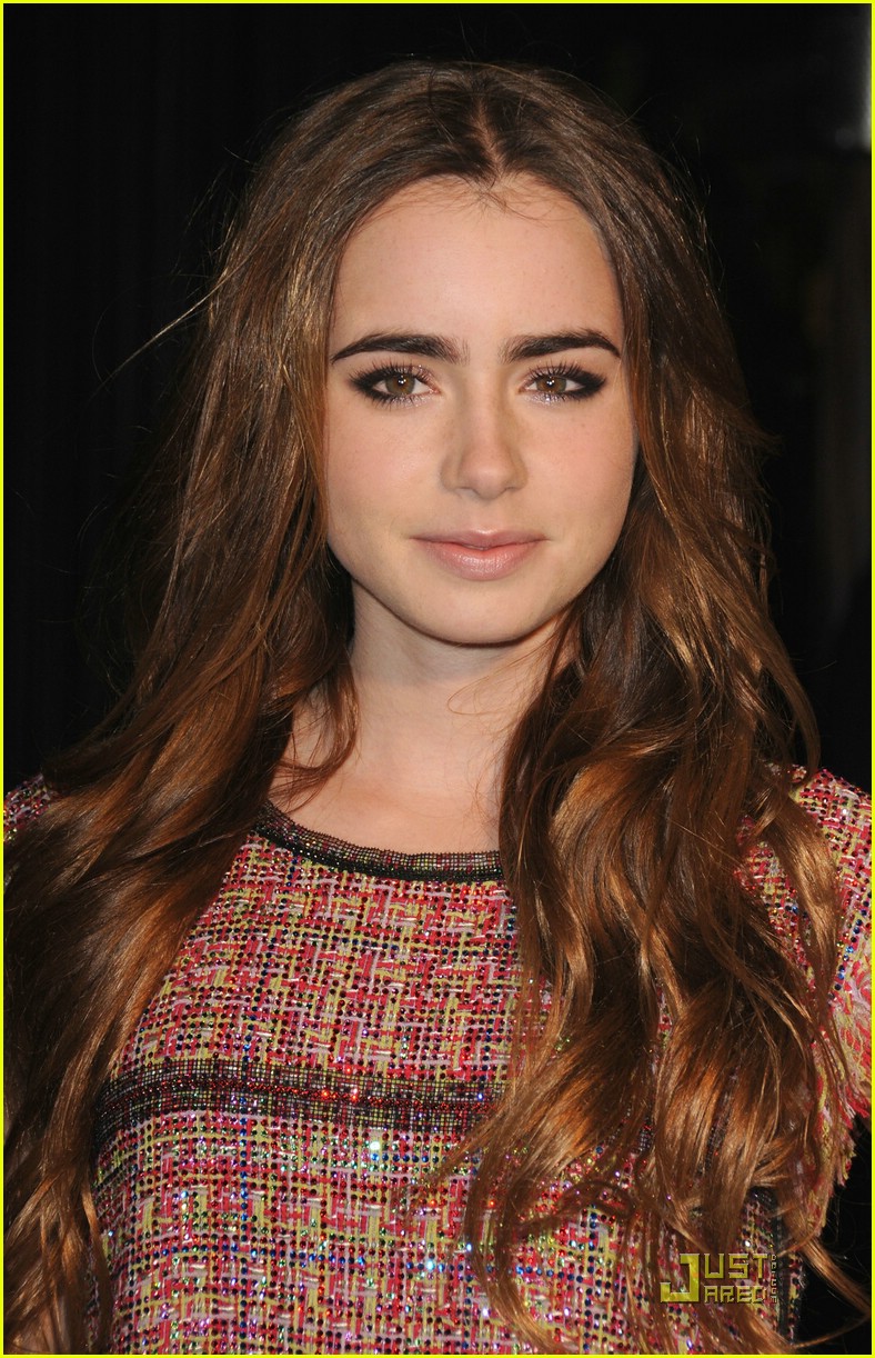 Lily Collins: Chanel Shopper