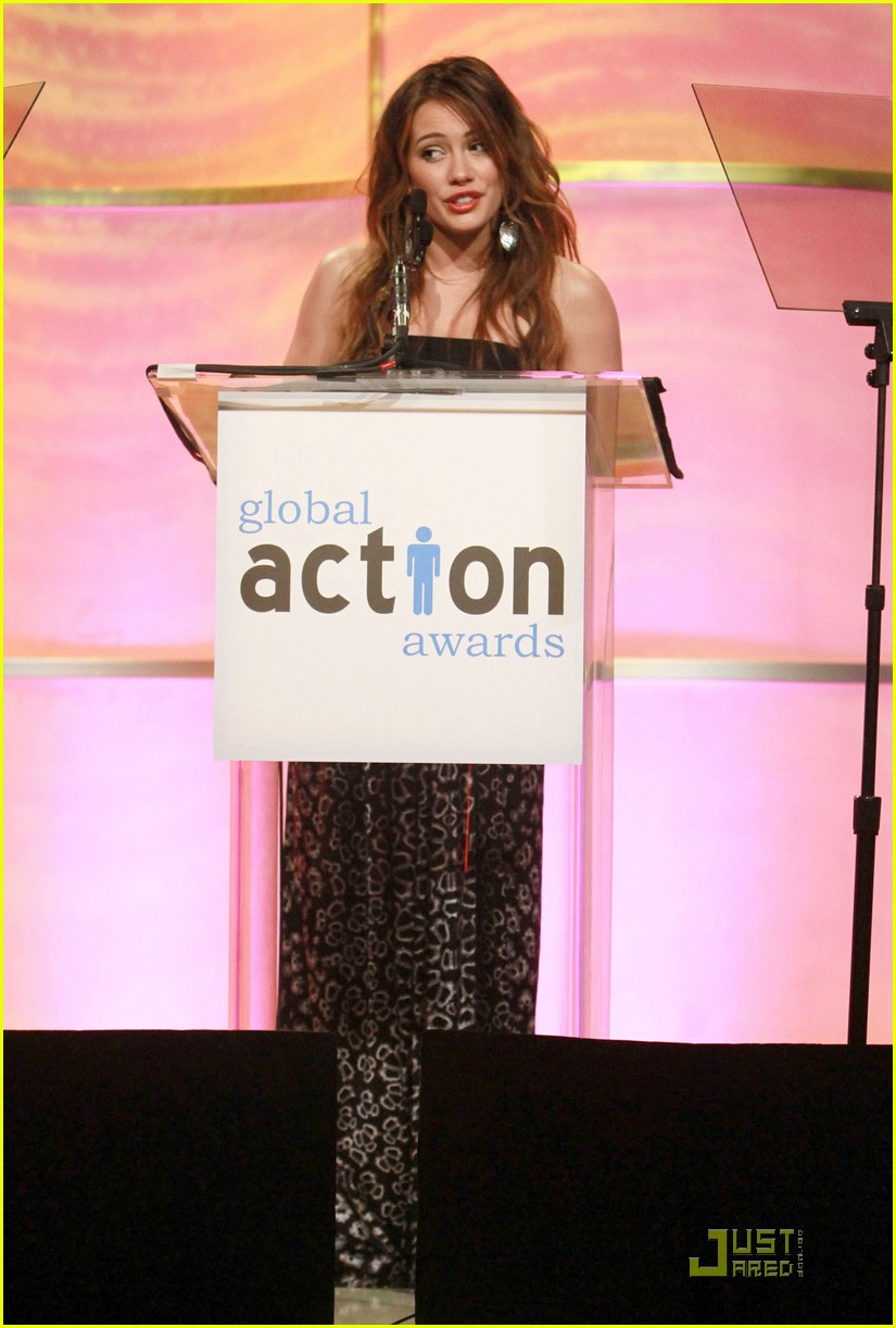 Miley Cyrus: Global Action Award Recipient!