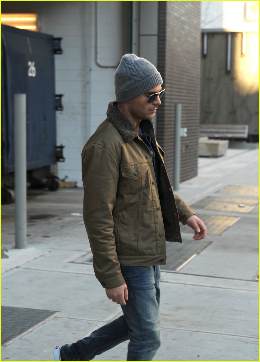 Zac Efron: 'New Year's Eve' in NYC!