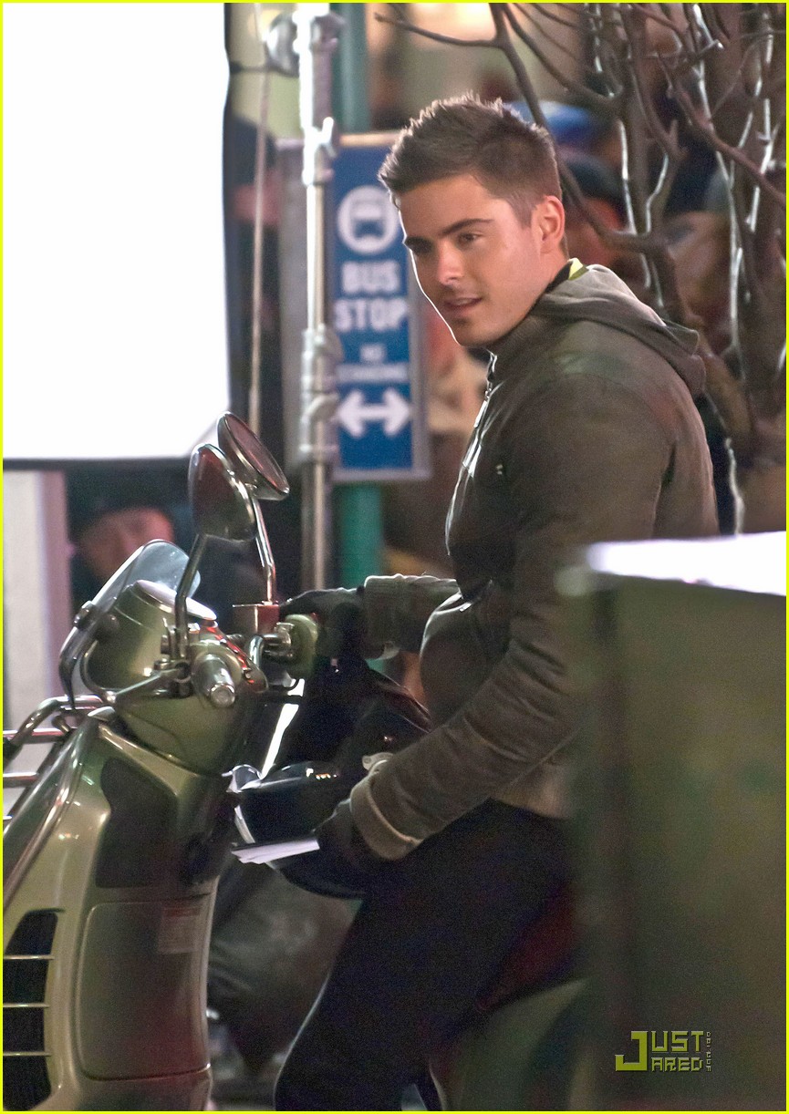 Zac Efron: Smiles & STK 