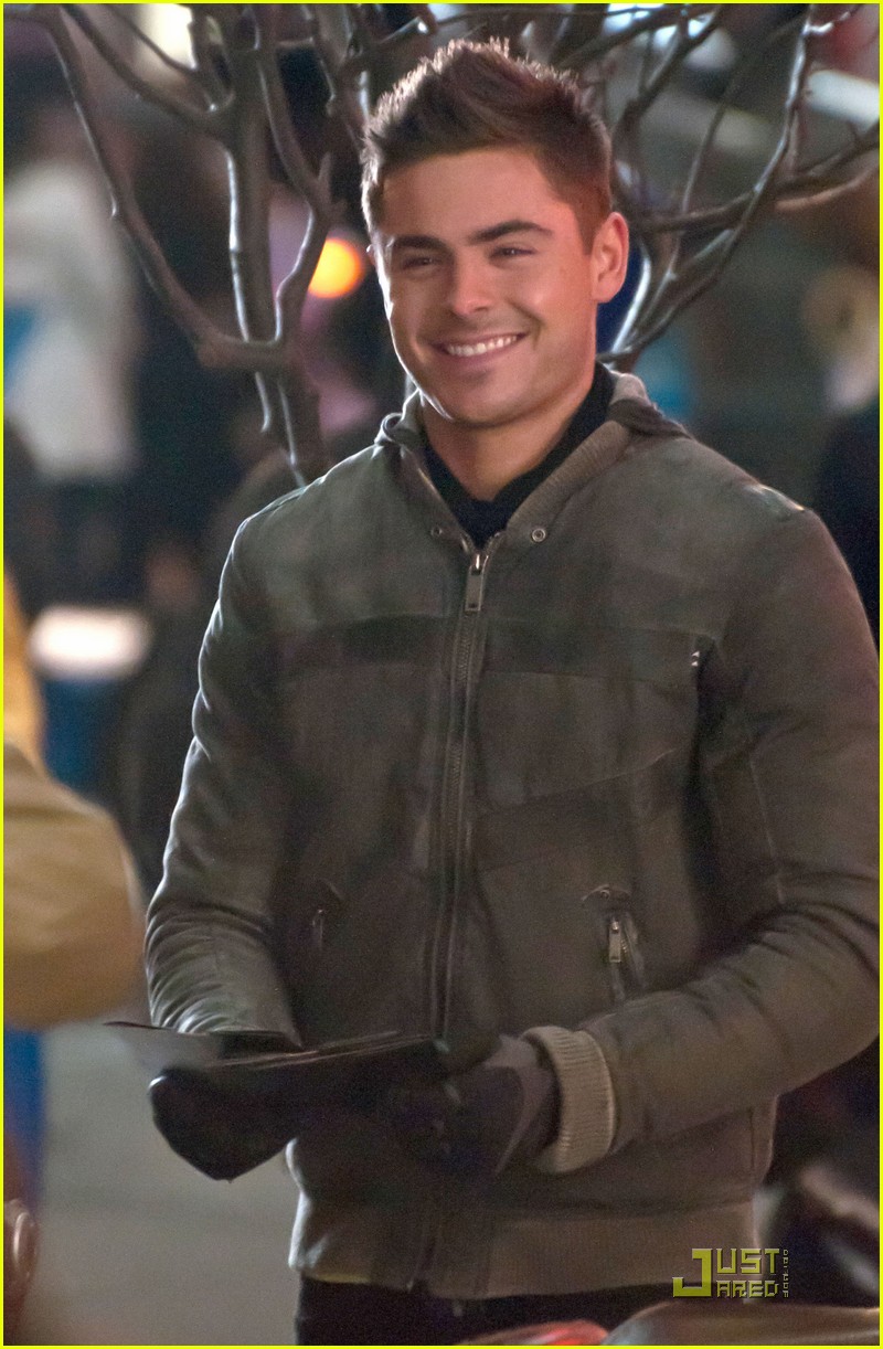 Zac Efron: Smiles & STK 
