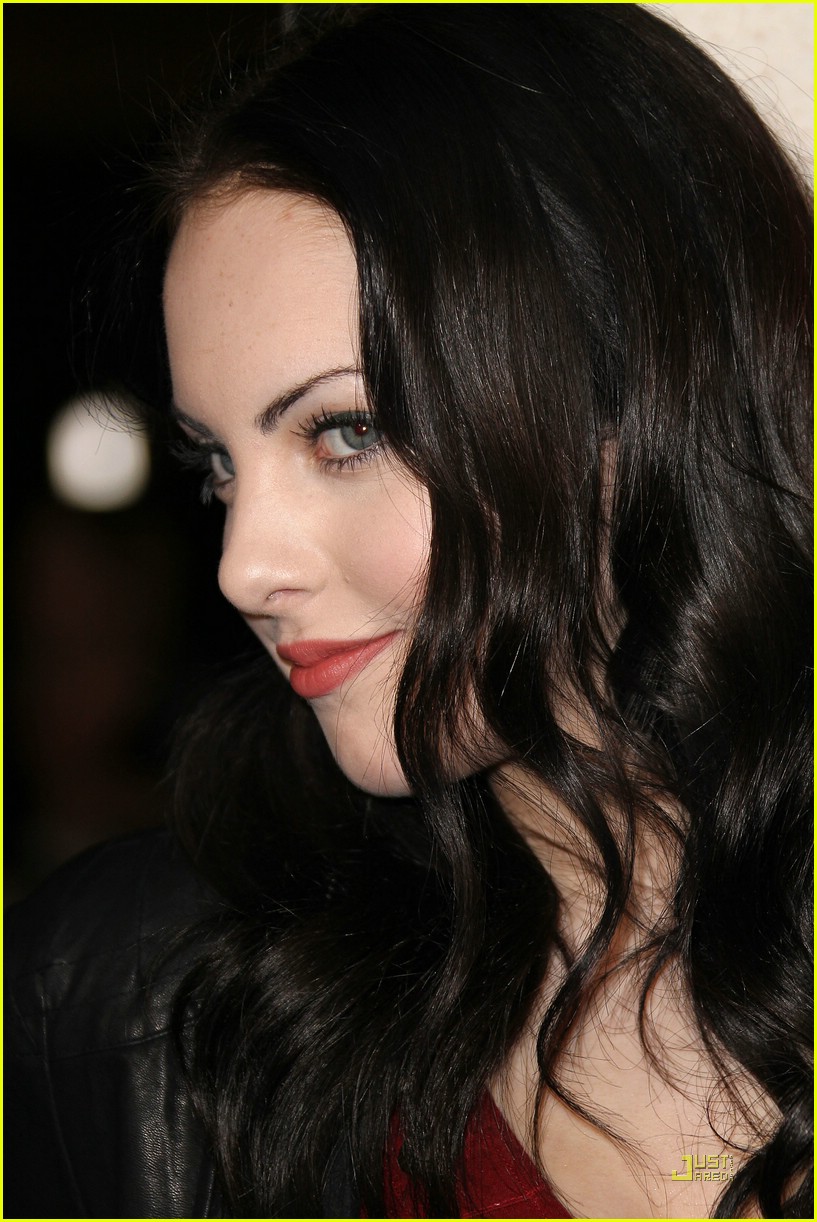 Elizabeth Gillies & Nathalia Ramos are 'Waiting For Forever'