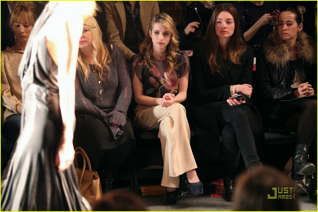 Emma Roberts: Jenny Packham Pretty