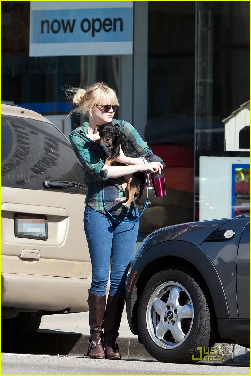 Emma Stone Picks Up Her Pup
