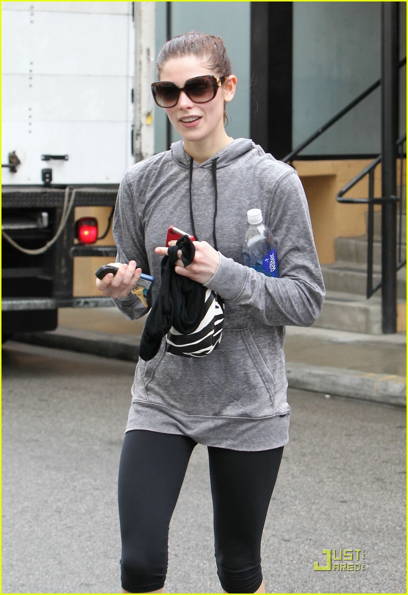 Ashley Greene: Rainy Day Workout