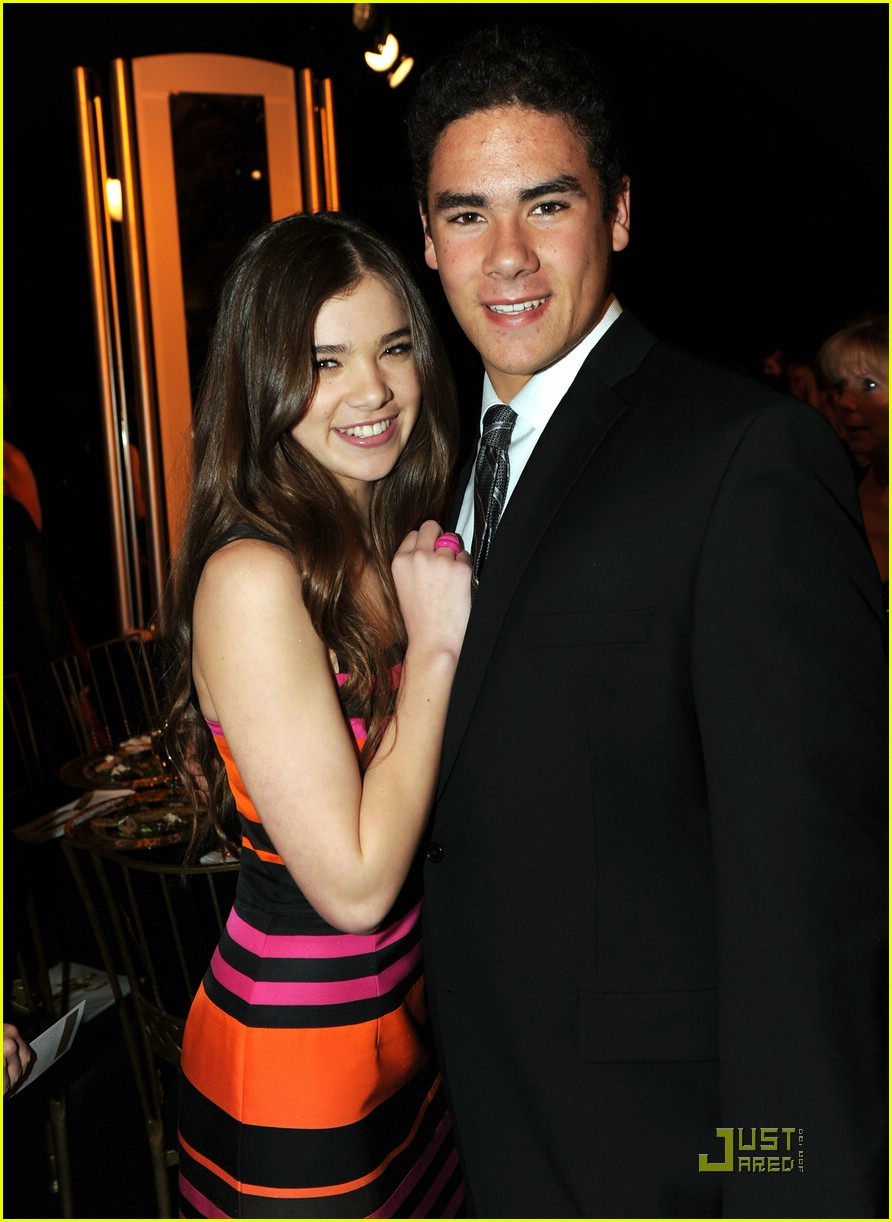 Hailee Steinfeld's Social Network