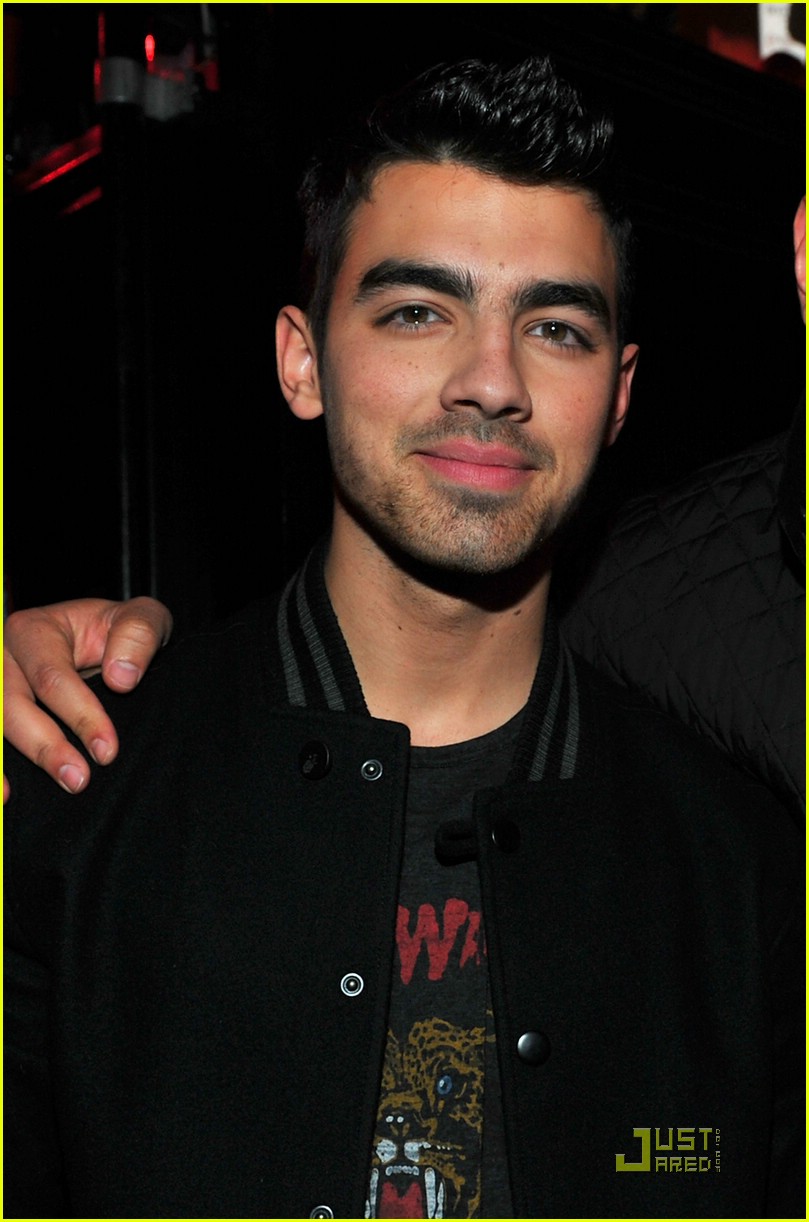 Joe Jonas: Pre-Grammy Party Guy