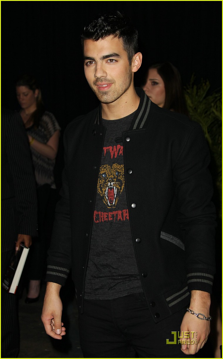 Joe Jonas: Pre-Grammy Party Guy
