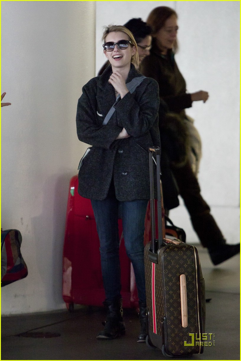Emma Roberts: Red Hot Headphones!