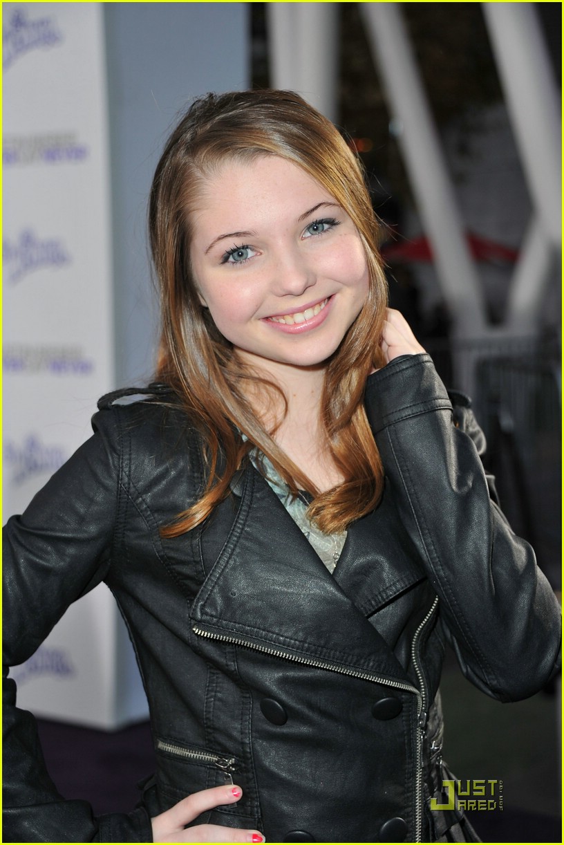 Sammi Hanratty & Stefanie Scott Go Black at 'Never Say Never' Premiere