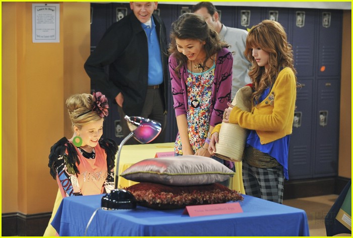 Bella Thorne & Caroline Sunshine: The Heat Is On