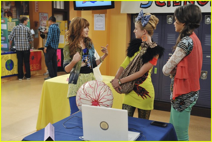 Bella Thorne & Caroline Sunshine: The Heat Is On