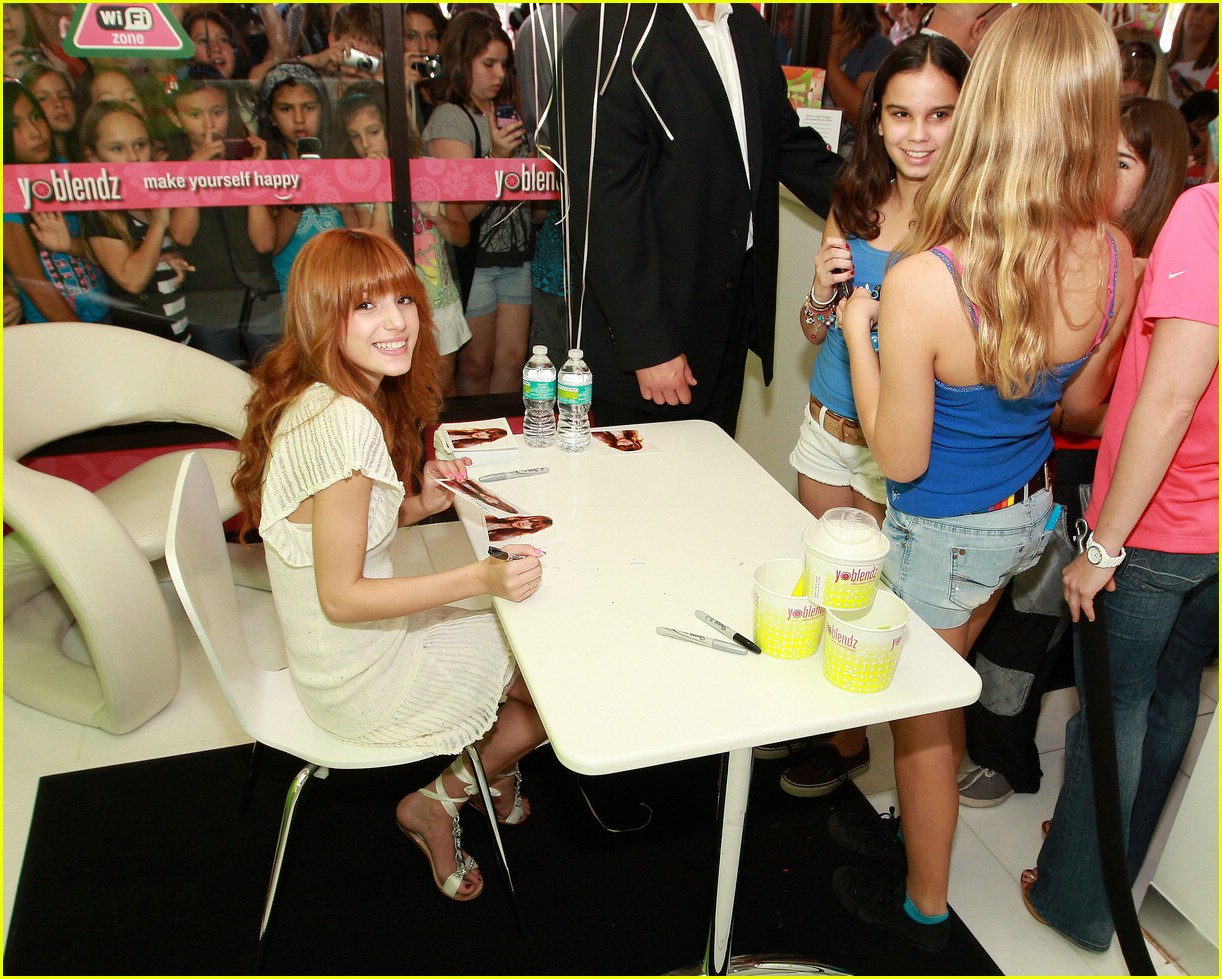 Bella Thorne 'Blendz' It Up