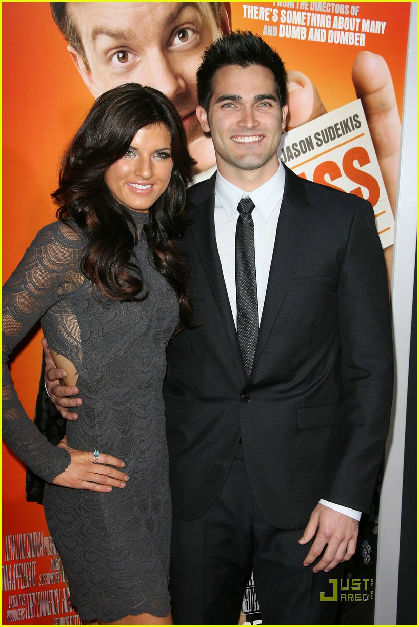 Tyler Hoechlin: 'Hall Pass' Premiere with Rachele Brooke Smith!